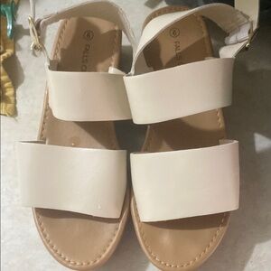 Falls Creek Women's Cream Sandals